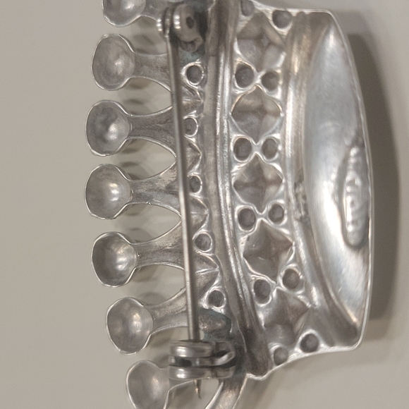 Vintage sterling crown brooch - Picture 4 of 6